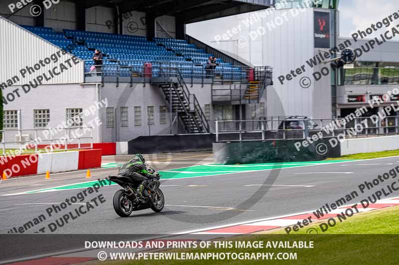 donington no limits trackday;donington park photographs;donington trackday photographs;no limits trackdays;peter wileman photography;trackday digital images;trackday photos